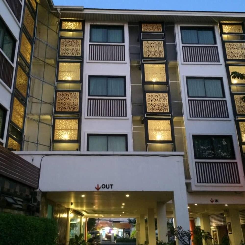 Wangburapa Grand Hotel Τσιάνγκ Μάι Εξωτερικό φωτογραφία